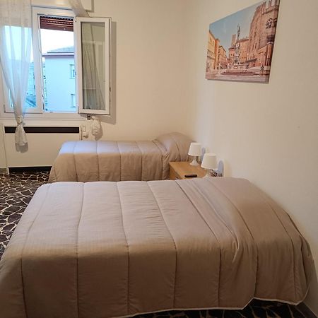 Elegante Appartamento 90 Mq Zona Corticella Fiera โบโลญญา ภายนอก รูปภาพ